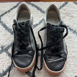 Dolce Vita Zina Sneakers